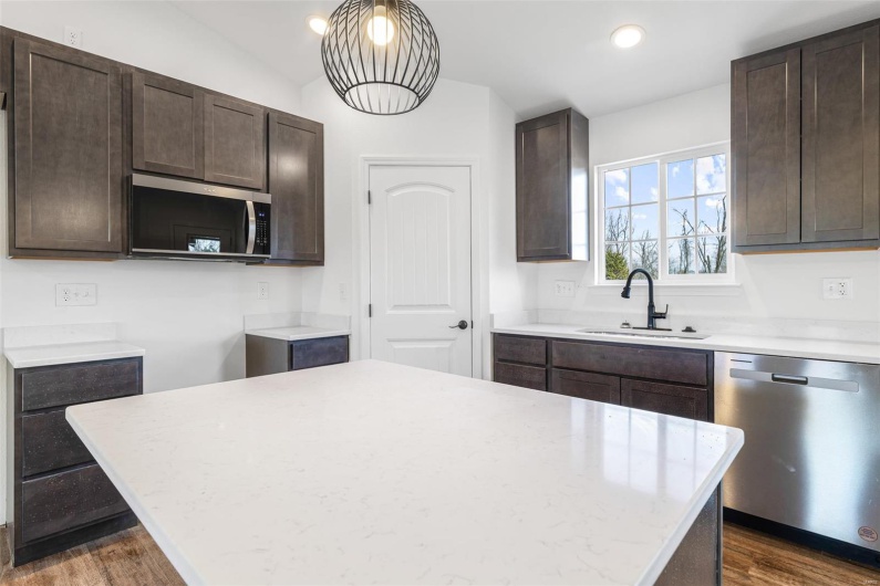 308 Blackberry Lane, Bismarck, Missouri 63624, 3 Bedrooms Bedrooms, 7 Rooms Rooms,2 BathroomsBathrooms,Residential,For Sale,Blackberry,MAR25019541