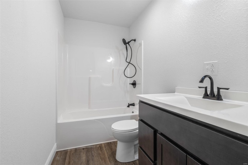 308 Blackberry Lane, Bismarck, Missouri 63624, 3 Bedrooms Bedrooms, 7 Rooms Rooms,2 BathroomsBathrooms,Residential,For Sale,Blackberry,MAR25019541