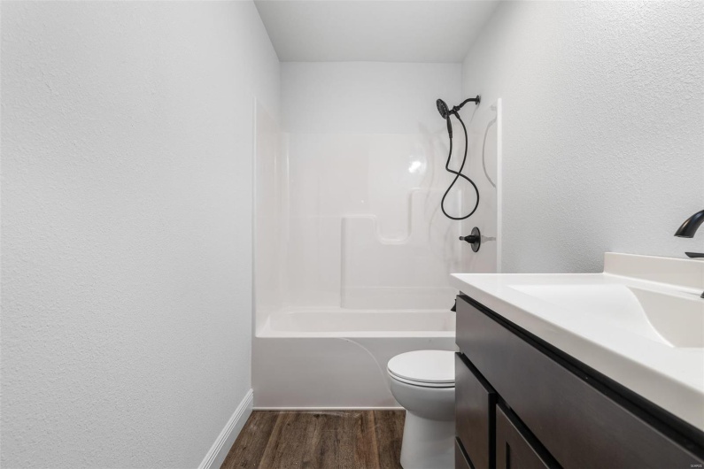 308 Blackberry Lane, Bismarck, Missouri 63624, 3 Bedrooms Bedrooms, 7 Rooms Rooms,2 BathroomsBathrooms,Residential,For Sale,Blackberry,MAR25019541