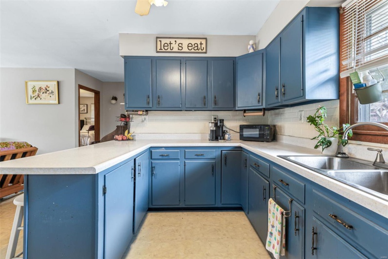 9449 Lake View Drive, Bonne Terre, Missouri 63628, 3 Bedrooms Bedrooms, 9 Rooms Rooms,2 BathroomsBathrooms,Residential,For Sale,Lake View,MAR25017181