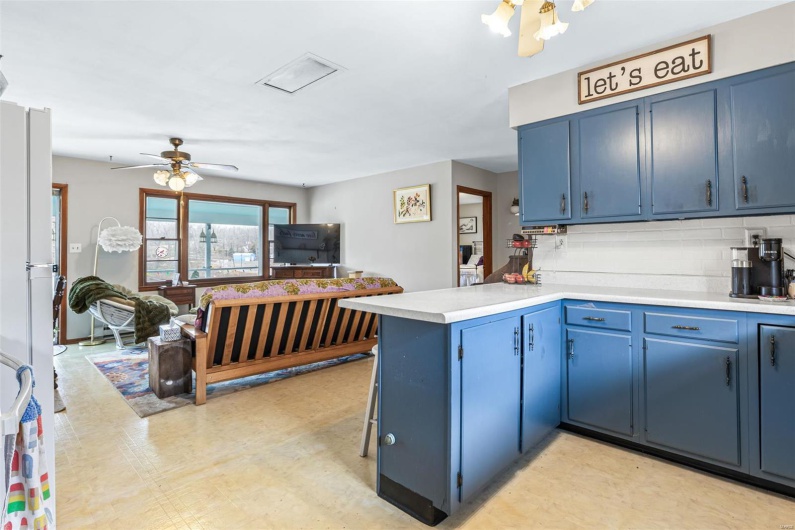 9449 Lake View Drive, Bonne Terre, Missouri 63628, 3 Bedrooms Bedrooms, 9 Rooms Rooms,2 BathroomsBathrooms,Residential,For Sale,Lake View,MAR25017181