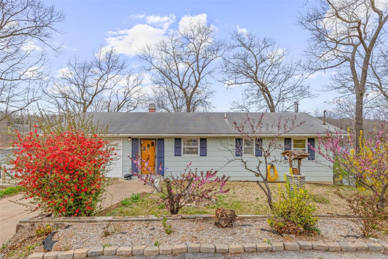 9449 Lake View Drive, Bonne Terre, Missouri 63628, 3 Bedrooms Bedrooms, 9 Rooms Rooms,2 BathroomsBathrooms,Residential,For Sale,Lake View,MAR25017181