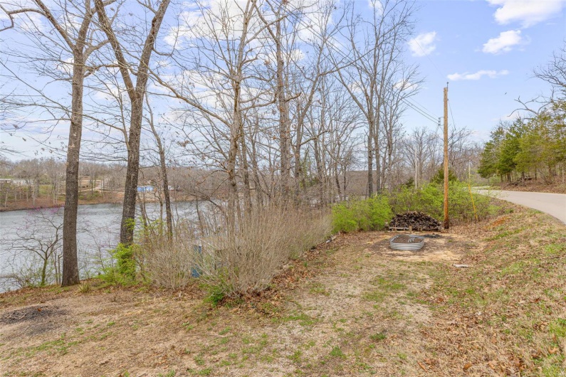 9449 Lake View Drive, Bonne Terre, Missouri 63628, 3 Bedrooms Bedrooms, 9 Rooms Rooms,2 BathroomsBathrooms,Residential,For Sale,Lake View,MAR25017181