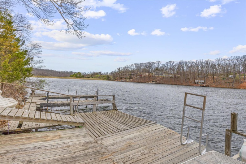 9449 Lake View Drive, Bonne Terre, Missouri 63628, 3 Bedrooms Bedrooms, 9 Rooms Rooms,2 BathroomsBathrooms,Residential,For Sale,Lake View,MAR25017181