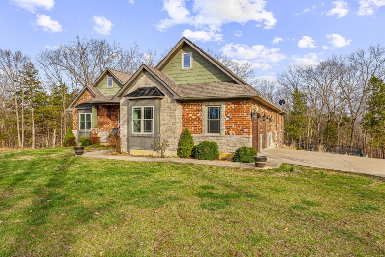 412 Big River Circle, Bonne Terre, Missouri 63628, 3 Bedrooms Bedrooms, 13 Rooms Rooms,3 BathroomsBathrooms,Residential,For Sale,Big River Circle,MAR25018807