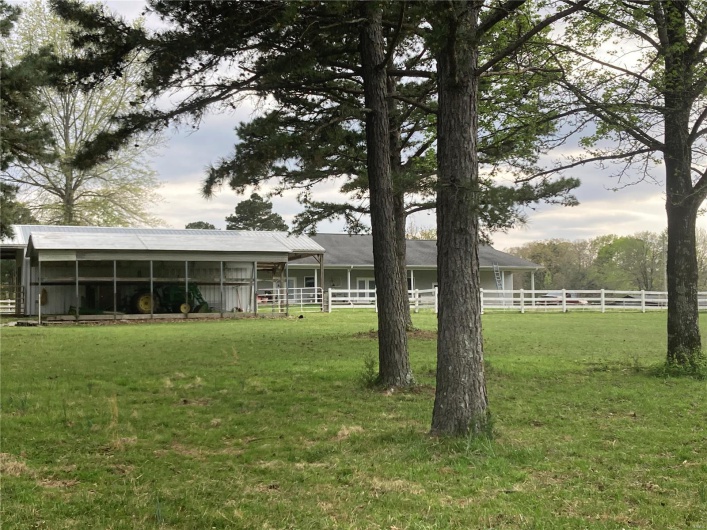 View of yard with an outdoor structure