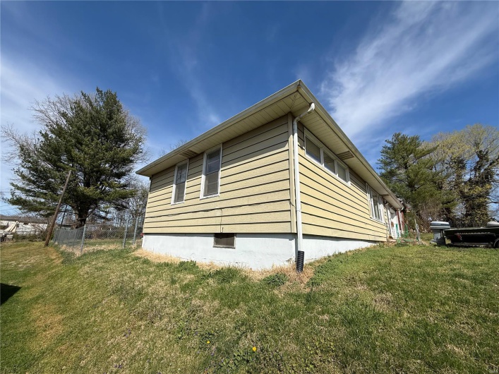 1522 William Street, Cape Girardeau, Missouri 63703, 2 Bedrooms Bedrooms, 2 Rooms Rooms,1 BathroomBathrooms,Residential,For Sale,William,MAR25017880