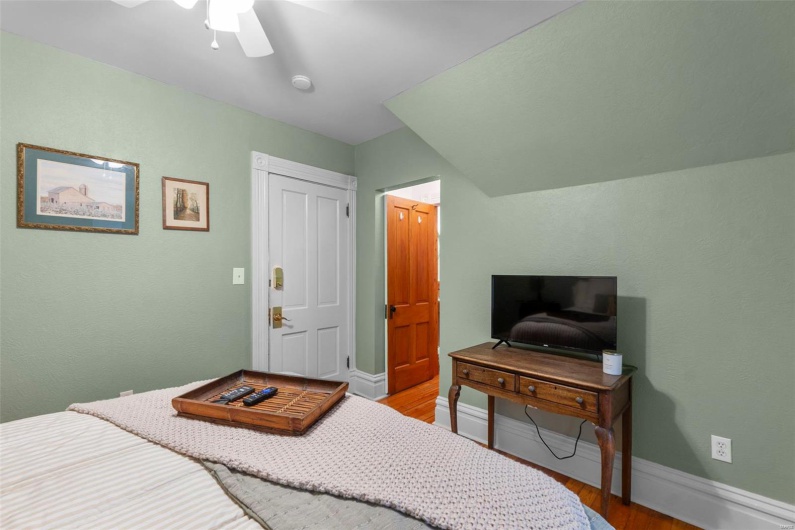 312 Bellevue Street, Cape Girardeau, Missouri 63701, 5 Bedrooms Bedrooms, 10 Rooms Rooms,6 BathroomsBathrooms,Residential,For Sale,Bellevue,MAR25019459
