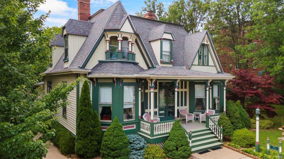 312 Bellevue Street, Cape Girardeau, Missouri 63701, 5 Bedrooms Bedrooms, 10 Rooms Rooms,6 BathroomsBathrooms,Residential,For Sale,Bellevue,MAR25019459