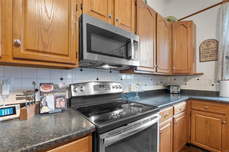 312 Bellevue Street, Cape Girardeau, Missouri 63701, 5 Bedrooms Bedrooms, 10 Rooms Rooms,6 BathroomsBathrooms,Residential,For Sale,Bellevue,MAR25019459