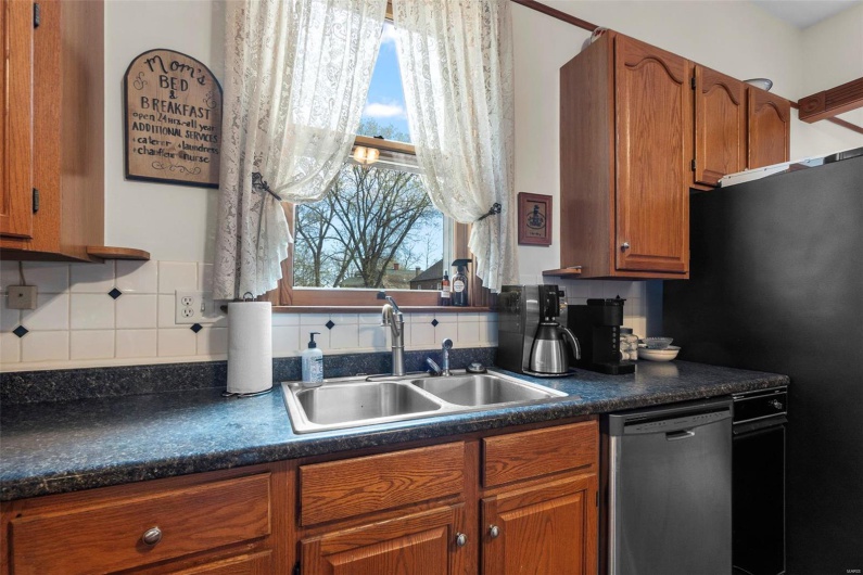 312 Bellevue Street, Cape Girardeau, Missouri 63701, 5 Bedrooms Bedrooms, 10 Rooms Rooms,6 BathroomsBathrooms,Residential,For Sale,Bellevue,MAR25019459