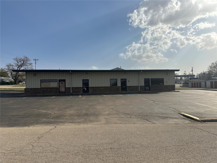 109 Vierse Drive, Farmington, Missouri 63640, ,Commercial Sale,For Sale,Vierse,MAR25019660