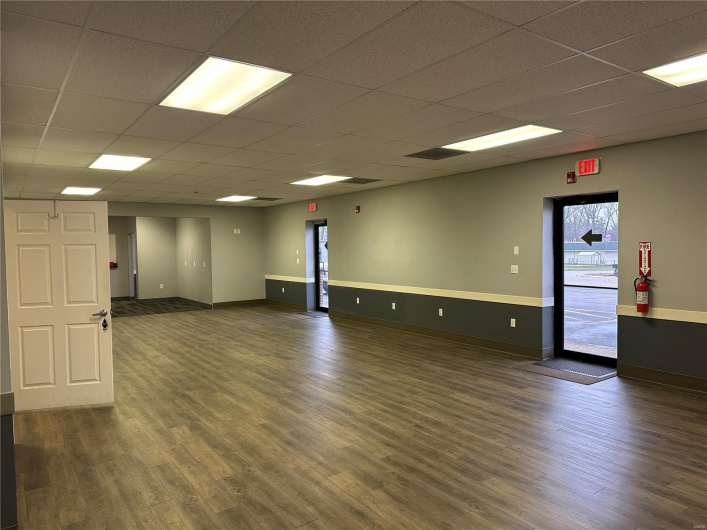 109 Vierse Drive, Farmington, Missouri 63640, ,Commercial Sale,For Sale,Vierse,MAR25019660