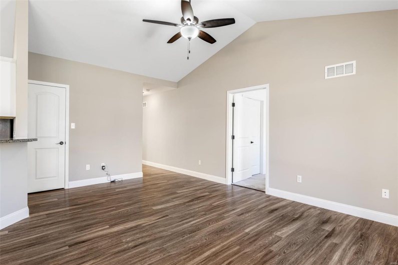 533 Windsor Lane Lane, Farmington, Missouri 63640, 3 Bedrooms Bedrooms, 9 Rooms Rooms,2 BathroomsBathrooms,Residential,For Sale,Windsor Lane,MAR25016411