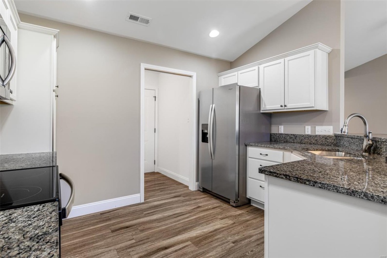 533 Windsor Lane Lane, Farmington, Missouri 63640, 3 Bedrooms Bedrooms, 9 Rooms Rooms,2 BathroomsBathrooms,Residential,For Sale,Windsor Lane,MAR25016411