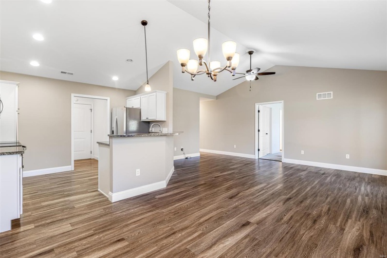 533 Windsor Lane Lane, Farmington, Missouri 63640, 3 Bedrooms Bedrooms, 9 Rooms Rooms,2 BathroomsBathrooms,Residential,For Sale,Windsor Lane,MAR25016411