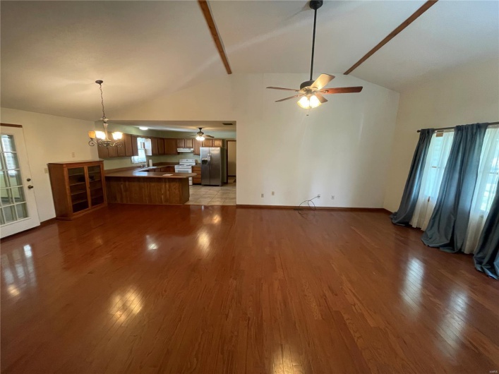 120 Kate Drive, Sikeston, Missouri 63801, 3 Bedrooms Bedrooms, 9 Rooms Rooms,2 BathroomsBathrooms,Residential,For Sale,Kate,MAR25019734