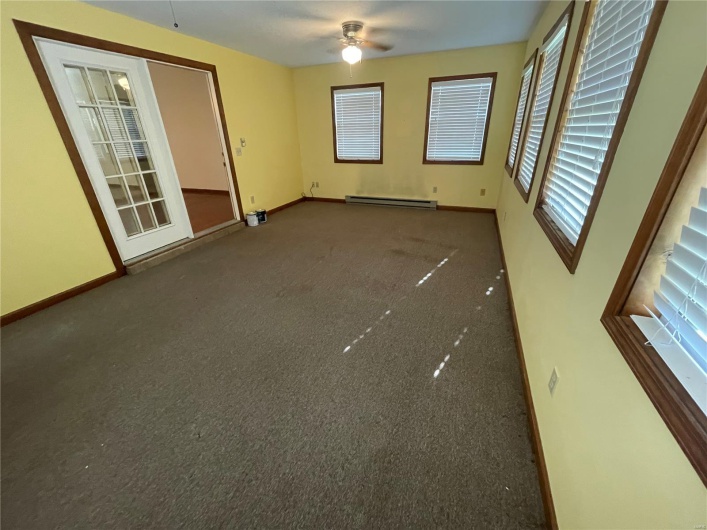 120 Kate Drive, Sikeston, Missouri 63801, 3 Bedrooms Bedrooms, 9 Rooms Rooms,2 BathroomsBathrooms,Residential,For Sale,Kate,MAR25019734