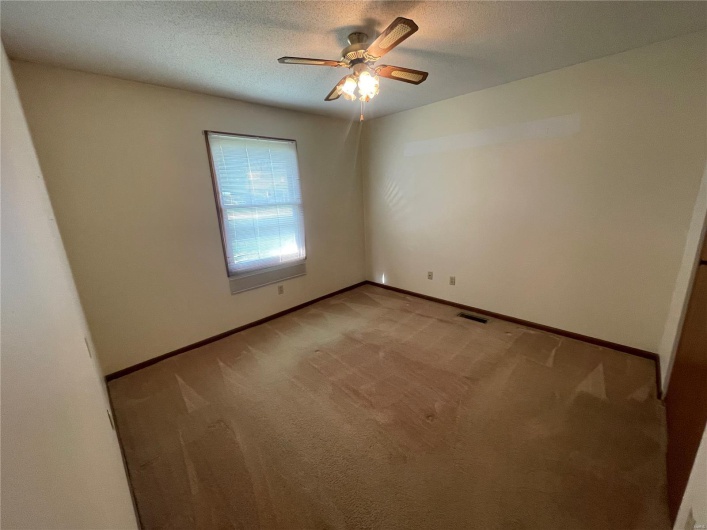 120 Kate Drive, Sikeston, Missouri 63801, 3 Bedrooms Bedrooms, 9 Rooms Rooms,2 BathroomsBathrooms,Residential,For Sale,Kate,MAR25019734