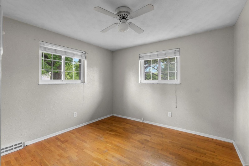 1521 Henderson Street, Cape Girardeau, Missouri 63701, 3 Bedrooms Bedrooms, 7 Rooms Rooms,2 BathroomsBathrooms,Residential,For Sale,Henderson,MAR25019865