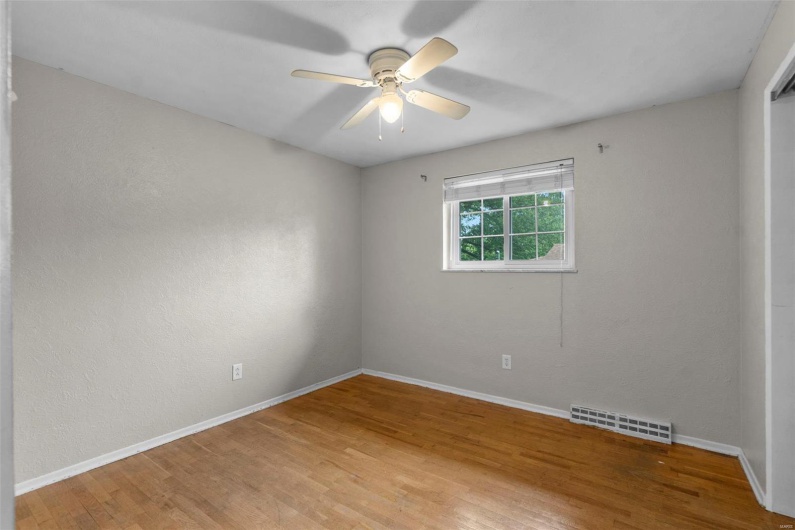 1521 Henderson Street, Cape Girardeau, Missouri 63701, 3 Bedrooms Bedrooms, 7 Rooms Rooms,2 BathroomsBathrooms,Residential,For Sale,Henderson,MAR25019865