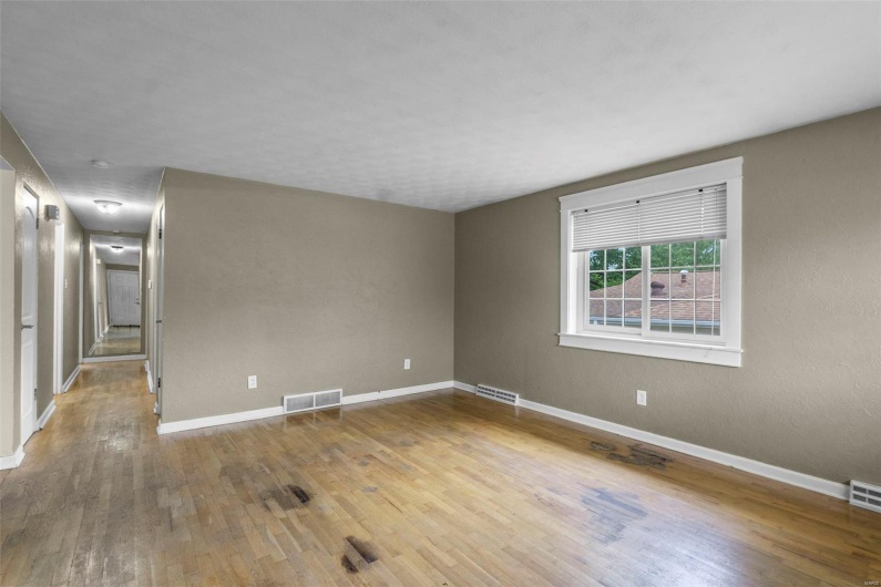 1521 Henderson Street, Cape Girardeau, Missouri 63701, 3 Bedrooms Bedrooms, 7 Rooms Rooms,2 BathroomsBathrooms,Residential,For Sale,Henderson,MAR25019865