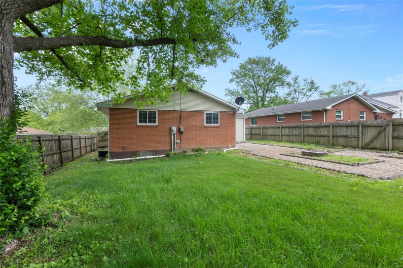 1521 Henderson Street, Cape Girardeau, Missouri 63701, 3 Bedrooms Bedrooms, 7 Rooms Rooms,2 BathroomsBathrooms,Residential,For Sale,Henderson,MAR25019865