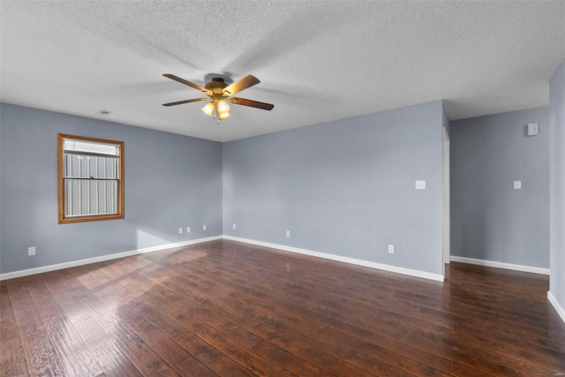 402 Mountain Street, Oran, Missouri 63771, 4 Bedrooms Bedrooms, 8 Rooms Rooms,2 BathroomsBathrooms,Residential,For Sale,Mountain,MAR25001291