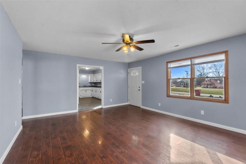 402 Mountain Street, Oran, Missouri 63771, 4 Bedrooms Bedrooms, 8 Rooms Rooms,2 BathroomsBathrooms,Residential,For Sale,Mountain,MAR25001291