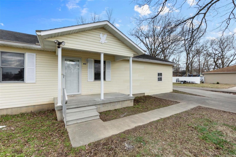 402 Mountain Street, Oran, Missouri 63771, 4 Bedrooms Bedrooms, 8 Rooms Rooms,2 BathroomsBathrooms,Residential,For Sale,Mountain,MAR25001291