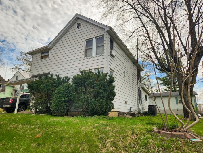 760 Swanwick Street, Chester, Illinois 62233, 3 Bedrooms Bedrooms, 10 Rooms Rooms,2 BathroomsBathrooms,Residential,For Sale,Swanwick,MAR25018915