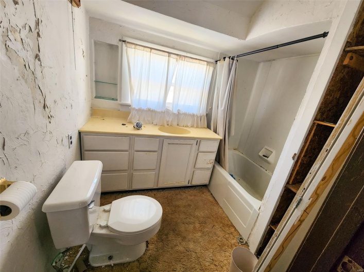 760 Swanwick Street, Chester, Illinois 62233, 3 Bedrooms Bedrooms, 10 Rooms Rooms,2 BathroomsBathrooms,Residential,For Sale,Swanwick,MAR25018915
