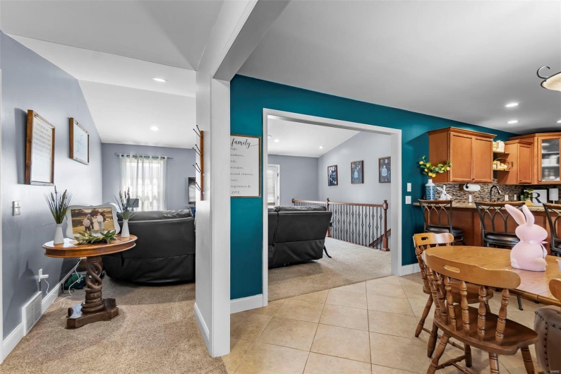 1671 Columbia Drive, Jackson, Missouri 63755, 4 Bedrooms Bedrooms, 6 Rooms Rooms,2 BathroomsBathrooms,Residential,For Sale,Columbia,MAR25016318