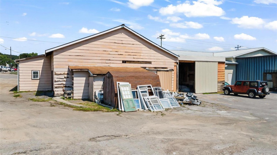 308 Crown, Marble Hill, Missouri 63764, ,Commercial Sale,For Sale,Crown,MAR24042486