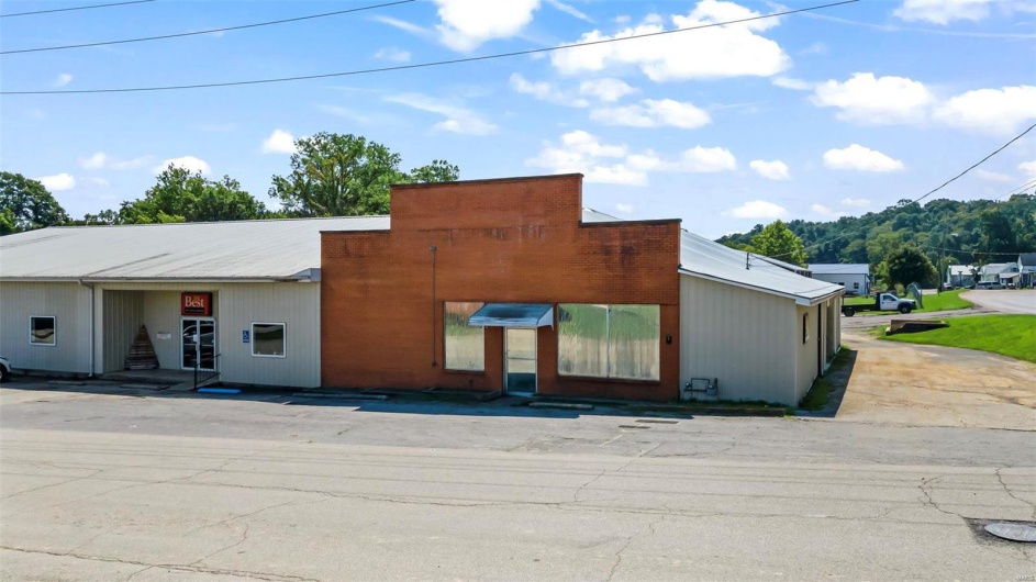 308 Crown, Marble Hill, Missouri 63764, ,Commercial Sale,For Sale,Crown,MAR24042486
