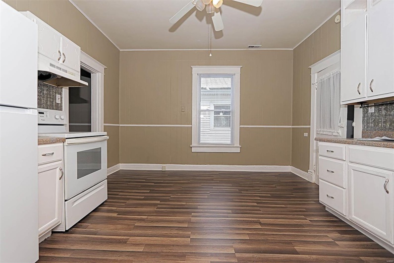 122 Parker Avenue, Chaffee, Missouri 63740, 2 Bedrooms Bedrooms, 5 Rooms Rooms,1 BathroomBathrooms,Residential,For Sale,Parker,MAR24073496