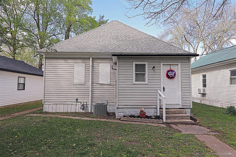 122 Parker Avenue, Chaffee, Missouri 63740, 2 Bedrooms Bedrooms, 5 Rooms Rooms,1 BathroomBathrooms,Residential,For Sale,Parker,MAR24073496