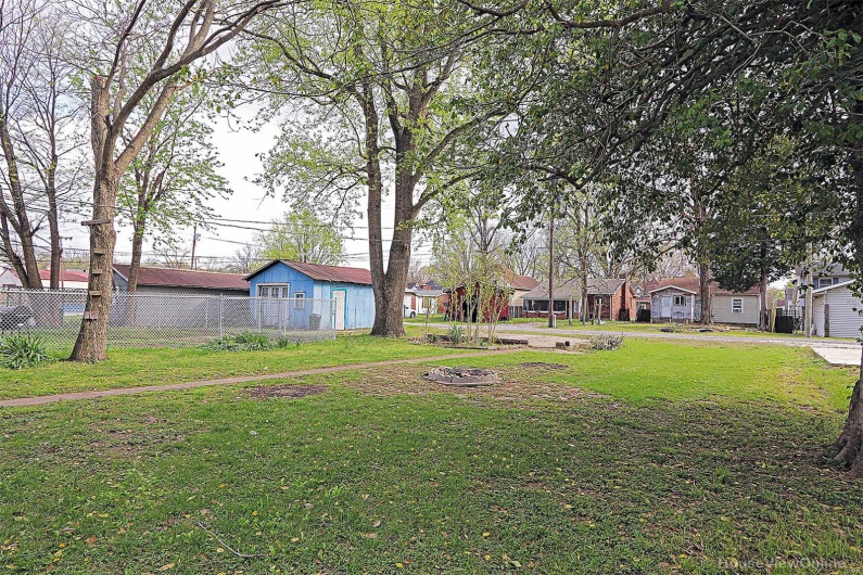 122 Parker Avenue, Chaffee, Missouri 63740, 2 Bedrooms Bedrooms, 5 Rooms Rooms,1 BathroomBathrooms,Residential,For Sale,Parker,MAR24073496