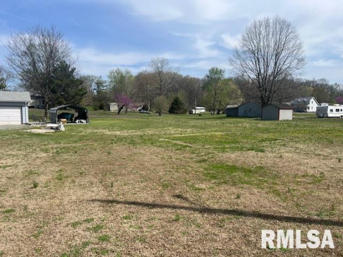 188 HONEYSUCKLE Drive, Elizabethtown, Illinois 62931, 3 Bedrooms Bedrooms, 0 ,1 BathroomBathrooms,Residential,For Sale,HONEYSUCKLE,0,RMAEB457365