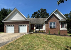 6115 Greenbriar Drive, Poplar Bluff, Missouri 63901, 4 Bedrooms Bedrooms, 9 Rooms Rooms,2 BathroomsBathrooms,Residential,For Sale,Greenbriar,MAR25020384