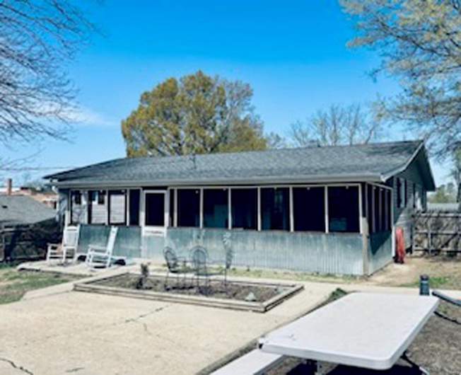 809 Boucher Street, Dexter, Missouri 63841, 4 Bedrooms Bedrooms, 12 Rooms Rooms,1 BathroomBathrooms,Residential,For Sale,Boucher,MAR25020409