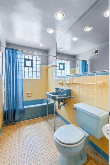605 Washington Street, Kennett, Missouri 63857, 3 Bedrooms Bedrooms, 10 Rooms Rooms,2 BathroomsBathrooms,Residential,For Sale,Washington,MAR25020455