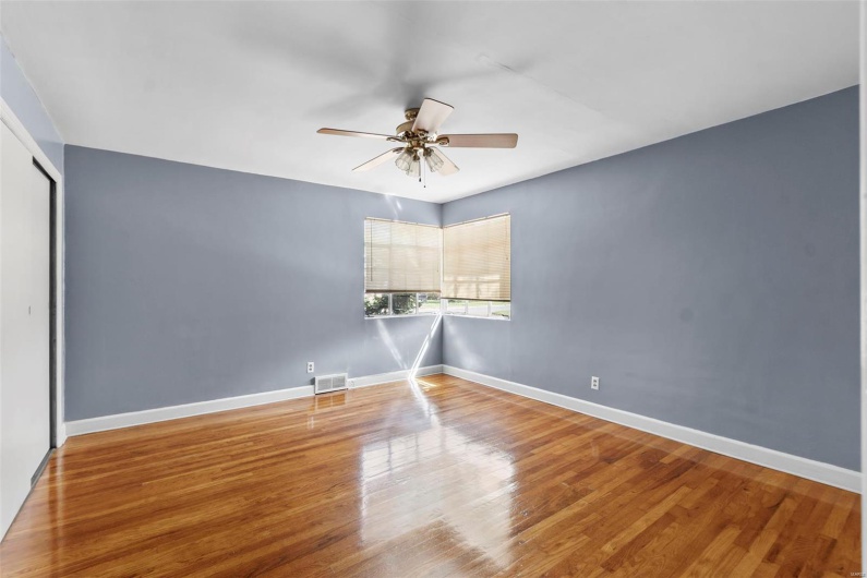 605 Washington Street, Kennett, Missouri 63857, 3 Bedrooms Bedrooms, 10 Rooms Rooms,2 BathroomsBathrooms,Residential,For Sale,Washington,MAR25020455