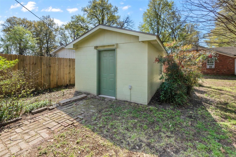 605 Washington Street, Kennett, Missouri 63857, 3 Bedrooms Bedrooms, 10 Rooms Rooms,2 BathroomsBathrooms,Residential,For Sale,Washington,MAR25020455