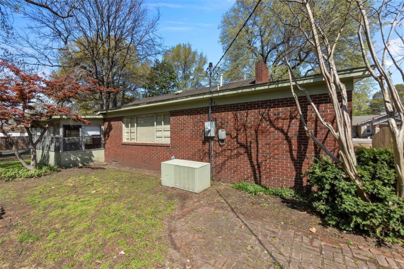 605 Washington Street, Kennett, Missouri 63857, 3 Bedrooms Bedrooms, 10 Rooms Rooms,2 BathroomsBathrooms,Residential,For Sale,Washington,MAR25020455