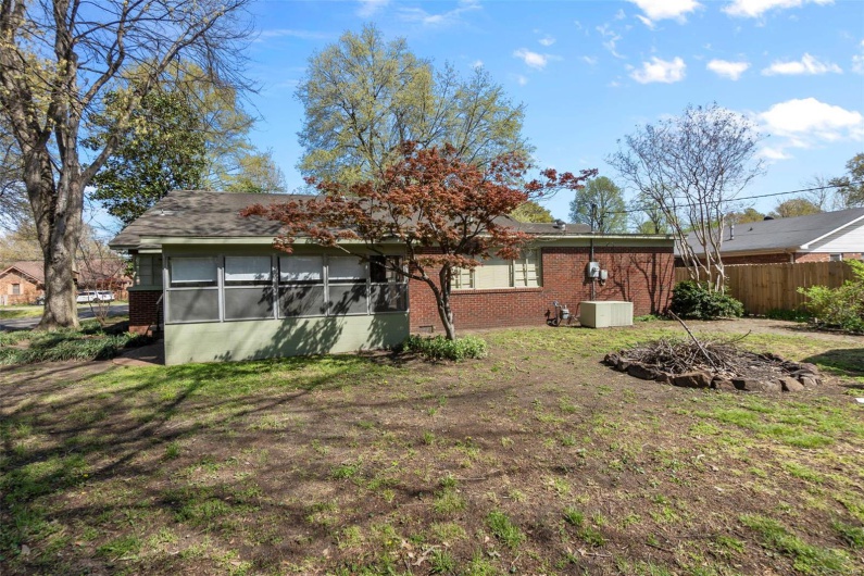 605 Washington Street, Kennett, Missouri 63857, 3 Bedrooms Bedrooms, 10 Rooms Rooms,2 BathroomsBathrooms,Residential,For Sale,Washington,MAR25020455