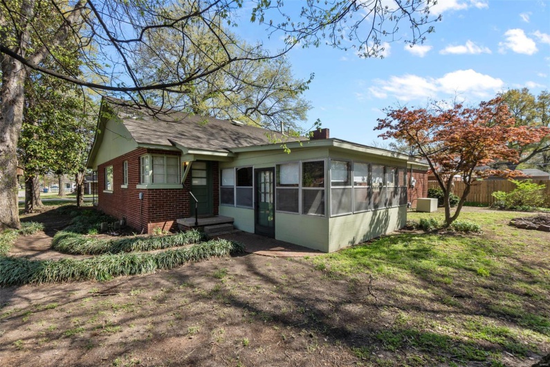 605 Washington Street, Kennett, Missouri 63857, 3 Bedrooms Bedrooms, 10 Rooms Rooms,2 BathroomsBathrooms,Residential,For Sale,Washington,MAR25020455