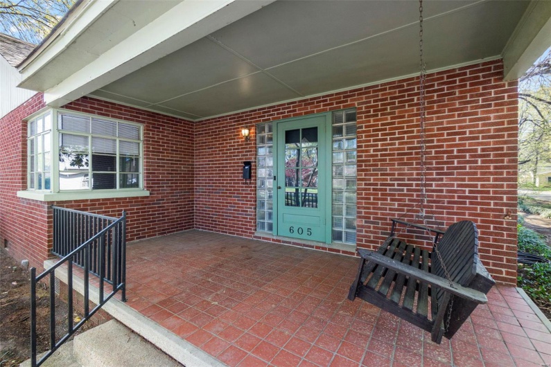 605 Washington Street, Kennett, Missouri 63857, 3 Bedrooms Bedrooms, 10 Rooms Rooms,2 BathroomsBathrooms,Residential,For Sale,Washington,MAR25020455