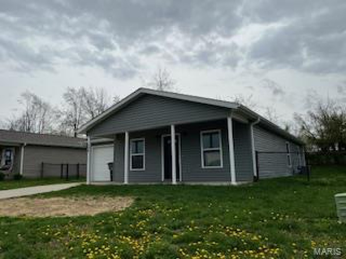 134 Southview Drive, Jackson, Missouri 63755, 3 Bedrooms Bedrooms, 6 Rooms Rooms,2 BathroomsBathrooms,Residential,For Sale,Southview,MAR25020477
