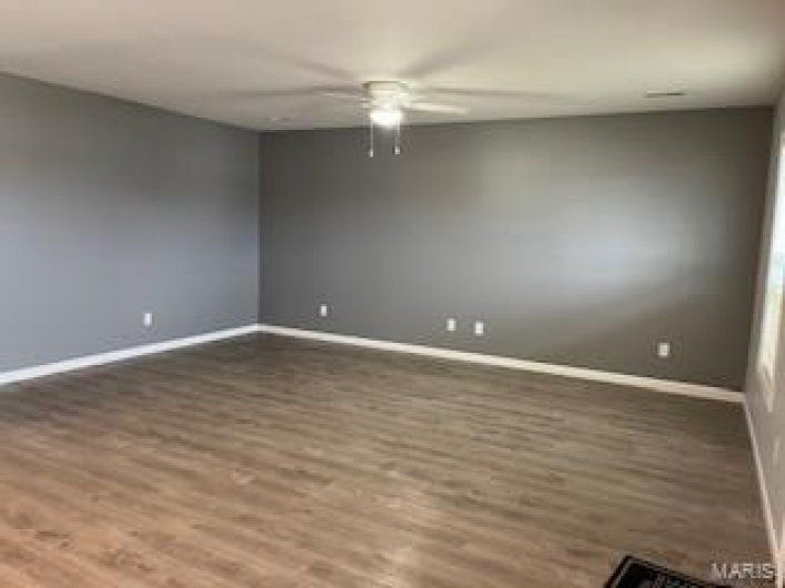 134 Southview Drive, Jackson, Missouri 63755, 3 Bedrooms Bedrooms, 6 Rooms Rooms,2 BathroomsBathrooms,Residential,For Sale,Southview,MAR25020477